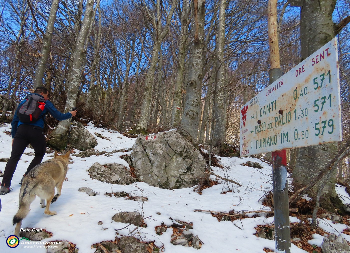 24 Proseguiamo sul sent. 571 .JPG